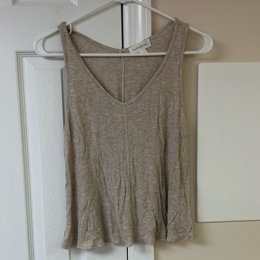 Treasure & Bond women's relaxed tank top ribbed v neck